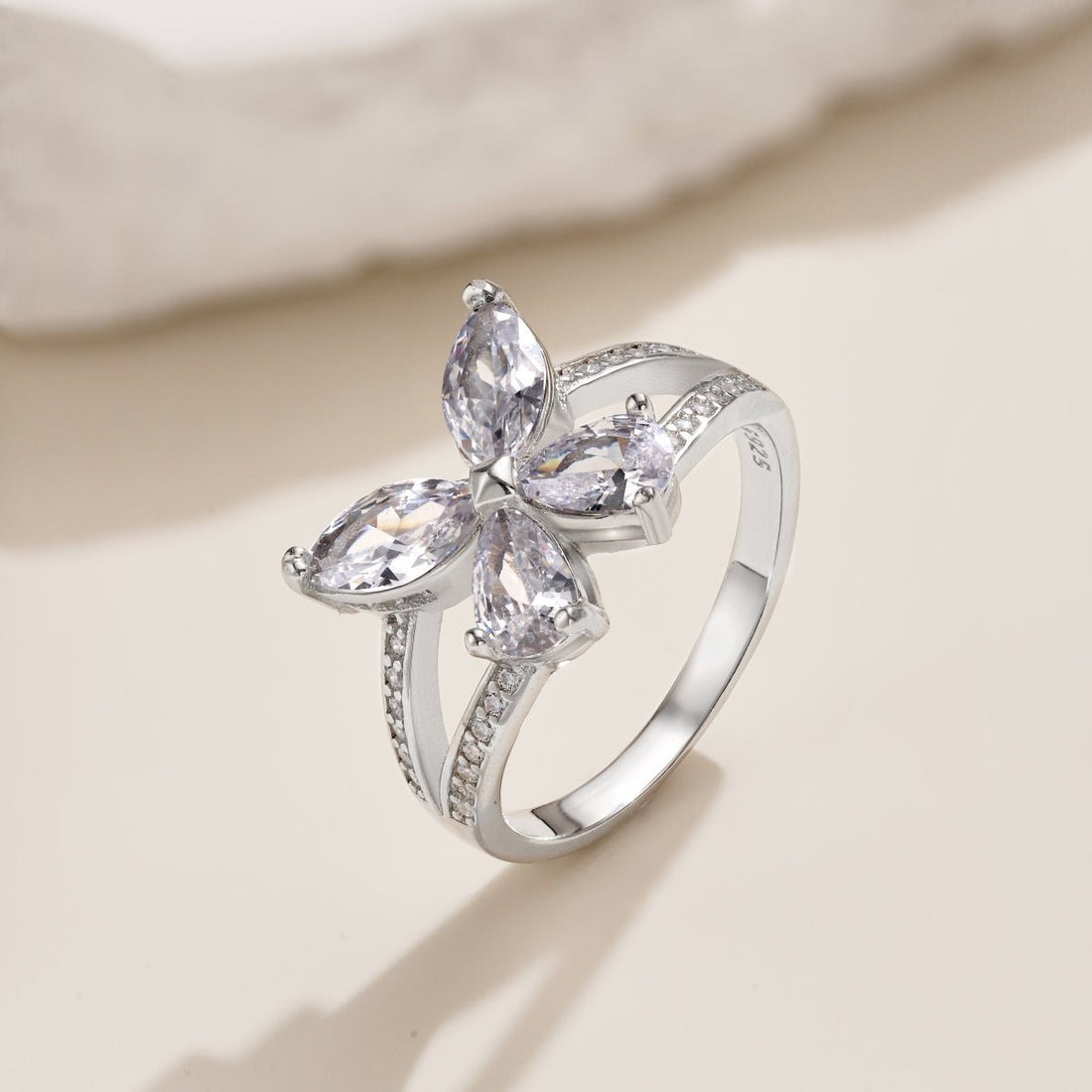 Massonite vs Cubic Zirconia: Complete Luxury Jewelry Guide Kuwait 2025 - Luméra Designs