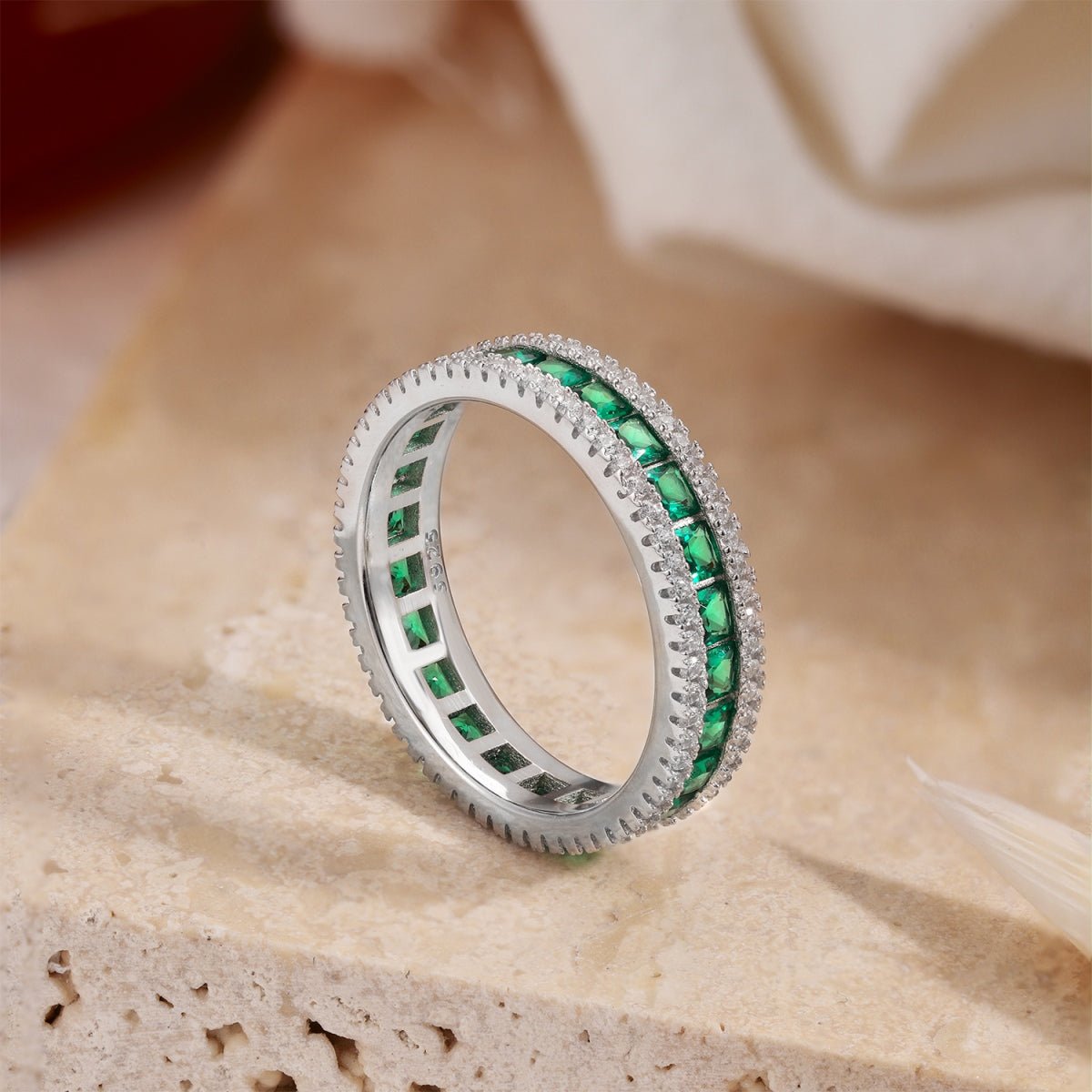 emerald green jewelry set luxury handcrafted Kuwait